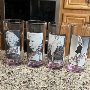 Marilyn Monroe Collectible Glass Set